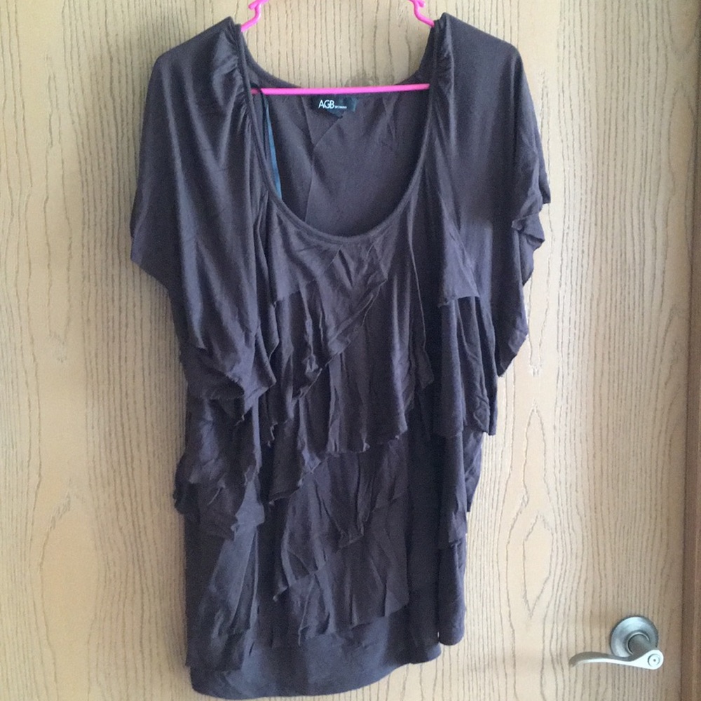 Brown blouse w/layers in front